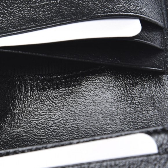 Gucci Interlocking GG Card Case in Black with Red Trim - Picture 5 of 9